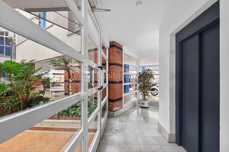 Foto 78ef8c11-32b1-41b5-9b40-e84611d621b2. Pis amb aparcament piscina a Teatinos Málaga