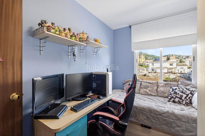 Foto d4dfd5c7-5f1b-402f-96b4-6fe445e47c6f. Pis amb aparcament piscina a Teatinos Málaga