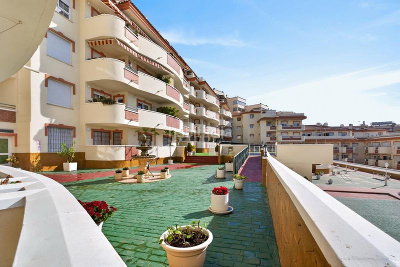 Foto 3ddfb3d8-45e3-4570-a264-45507362c8f1. Planta baixa amb aparcament piscina a Hacienda Torrequebrada Benalmádena