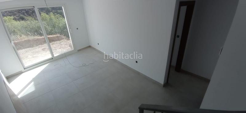 Foto 0f66411d-dbbe-4f11-bb26-ad6d34a9a929. Casa pareada casas adosadas y pareadas a estrenar, terraza amplia, vistas al mar, piscina comunitaria en Fuengirola
