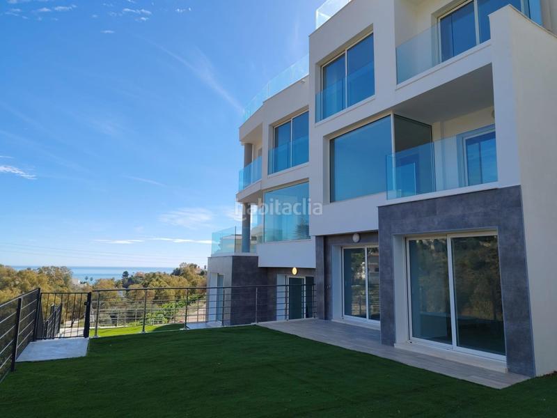 Foto 5da523c7-c77e-46e2-b4d6-6c9ea73aa6c8. Casa pareada casas adosadas y pareadas a estrenar, terraza amplia, vistas al mar, piscina comunitaria en Fuengirola