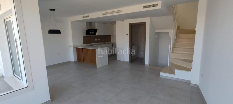 Foto d8e1dfd0-f5d5-4890-8ebd-cbaaf46685f7. Casa pareada casas adosadas y pareadas a estrenar, terraza amplia, vistas al mar, piscina comunitaria en Fuengirola