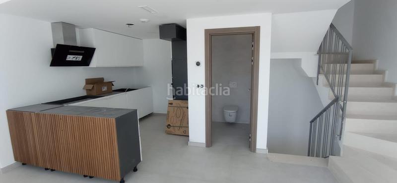 Foto f20d017d-d50b-430b-b791-bc1b64a640d4. Casa pareada casas adosadas y pareadas a estrenar, terraza amplia, vistas al mar, piscina comunitaria en Fuengirola