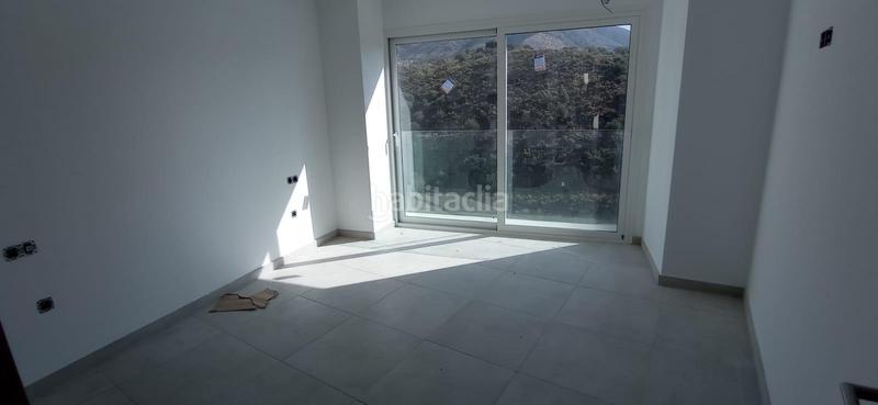 Foto f4e58a82-e97d-46d5-b095-4069c5bb1419. Casa pareada casas adosadas y pareadas a estrenar, terraza amplia, vistas al mar, piscina comunitaria en Fuengirola