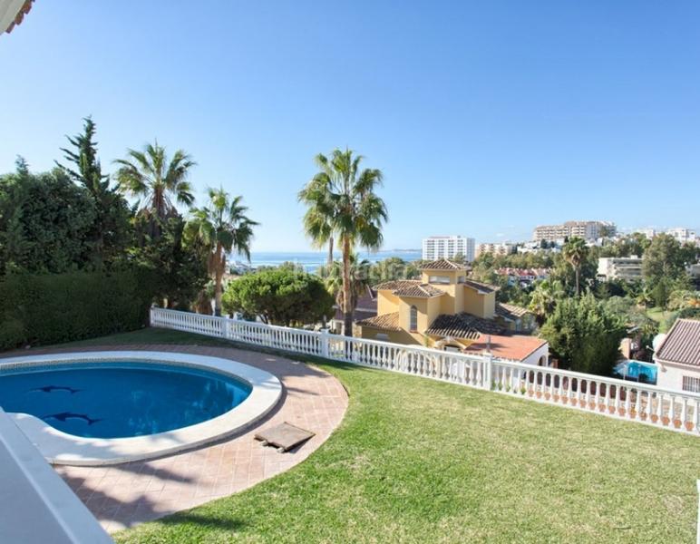 Foto c5399939-b628-41ed-a8b3-c6e0009c668f. Chalet villa de lujo en torrequebrada, benalmadena costa en venta. 4 dormitorios, 3 baños. en Benalmádena