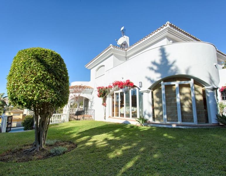 Foto f405cf45-dc53-4eac-94da-586c0aac28fe. Chalet villa de lujo en torrequebrada, benalmadena costa en venta. 4 dormitorios, 3 baños. en Benalmádena