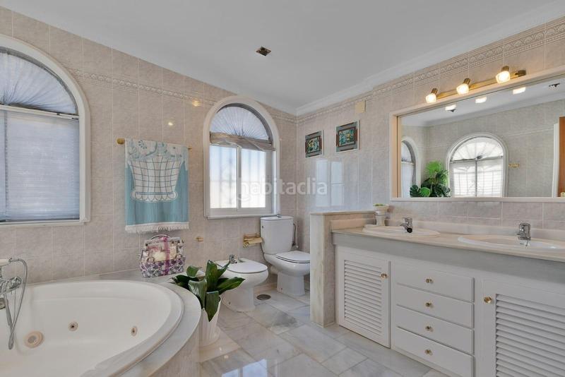 Foto b0fa1d5a-3cf8-4ce8-af8d-3ce1c29fbc01. Chalet magnífico chalet independiente de 5 dormitorios en el lagarejo en Mijas