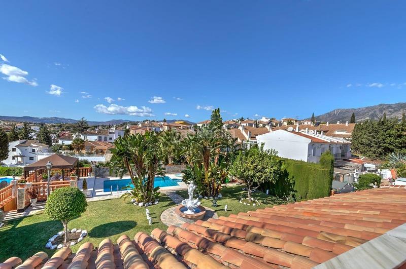 Foto df768a52-e1f3-48b2-a645-259a3576ea52. Chalet magnífico chalet independiente de 5 dormitorios en el lagarejo en Mijas