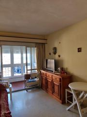 Apartament a Puerto Deportivo. Estupendo apartamento en primera línea de playa de 1 dormitorio,