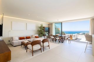 Xalet a Puerto Deportivo. Villa con jardin con vistas abiertas al mar. 2 garajes y traster