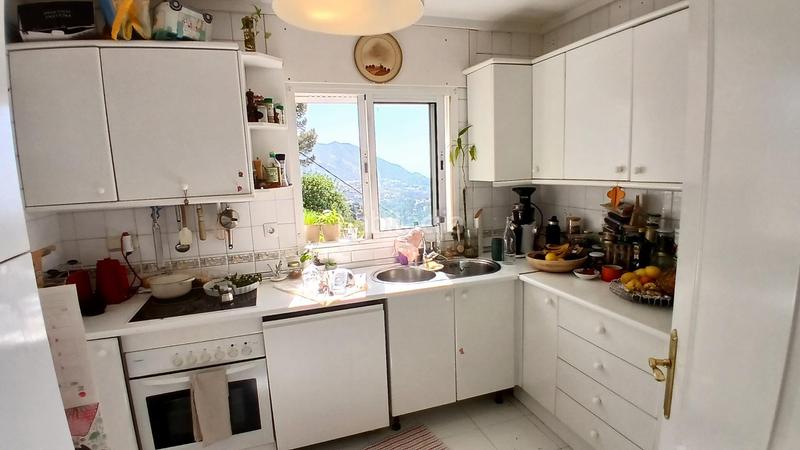 Foto c96eb564-2ab7-4ecb-baa9-9dd8ed47cc1f. Piso fabuloso piso pueblo con increíbles vistas al mar en Mijas
