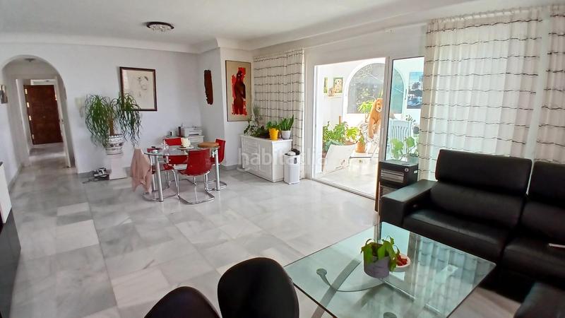 Foto e323f817-06c2-4152-ae9c-c66939ad916a. Piso fabuloso piso pueblo con increíbles vistas al mar en Mijas