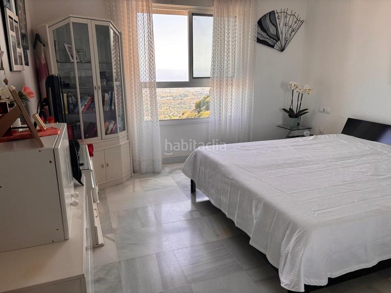 Foto f0a07c02-9a3b-42db-83b1-497e34a7ef4b. Piso fabuloso piso pueblo con increíbles vistas al mar en Mijas