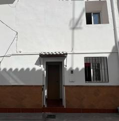 Casa adossada a Coín. Oportunidad en coín! adosado renovado a un paso del centro