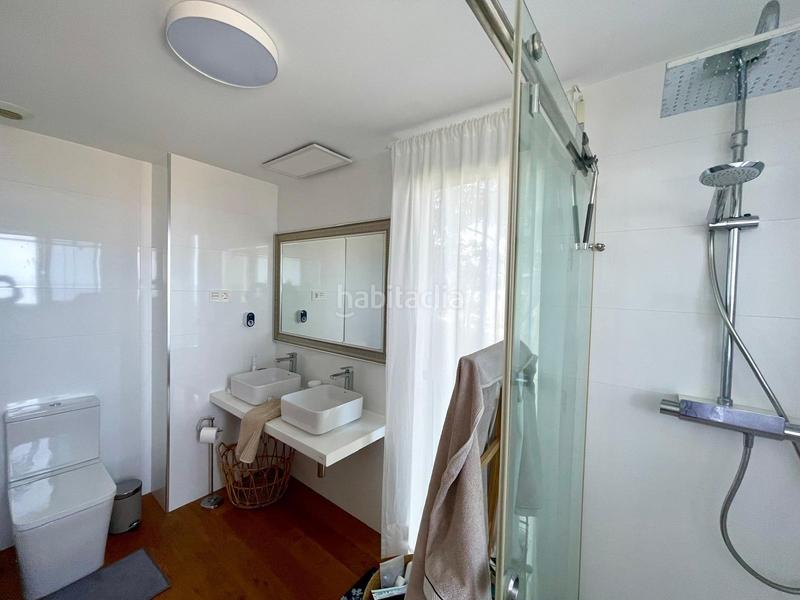 Foto 0c06d20d-785d-4f20-80f4-18341ab0fffe. Apartamento  de 3 dormitorios con vistas al mar, a 200m de la playa en Mijas