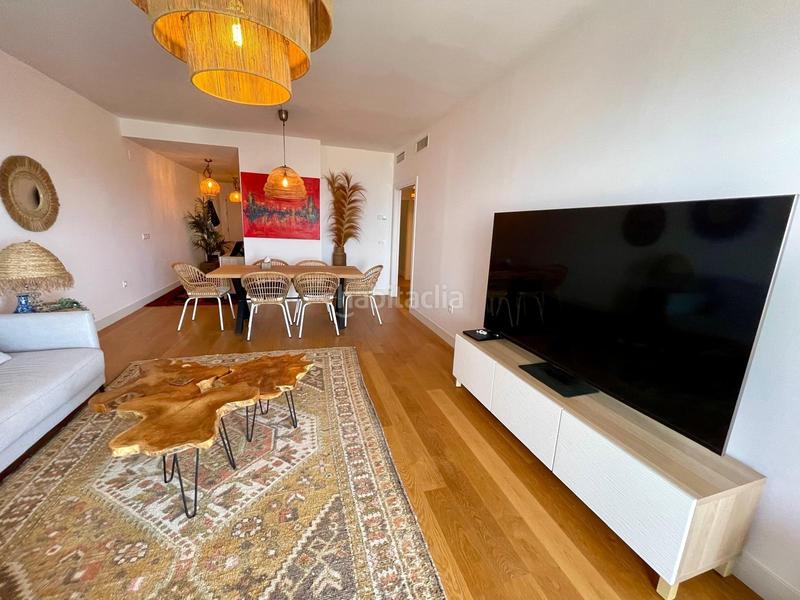 Foto 45f1e1d6-35d1-4894-86cd-829dc132f66c. Apartamento  de 3 dormitorios con vistas al mar, a 200m de la playa en Mijas