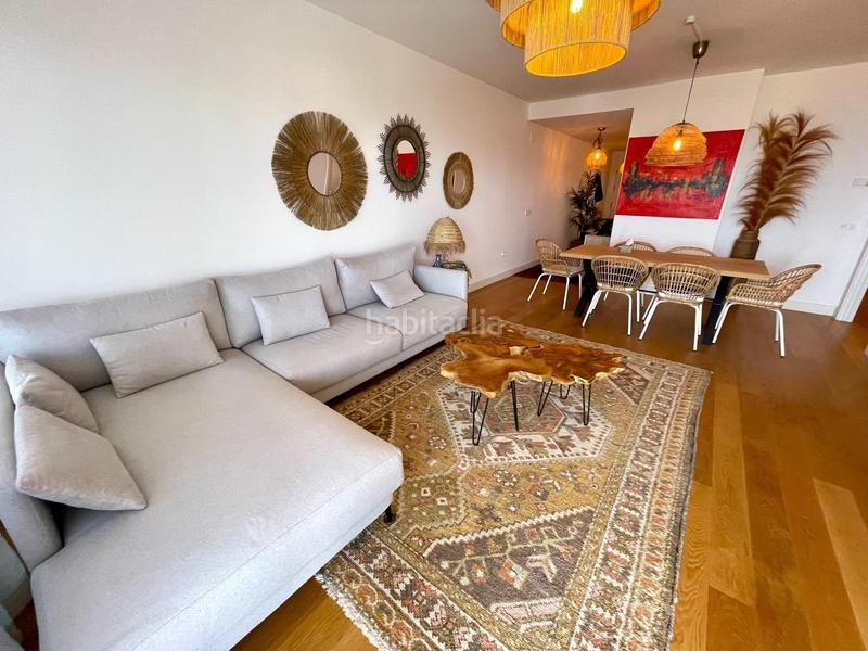 Foto bcd69b89-5b2e-4195-b627-9466026d646d. Apartamento  de 3 dormitorios con vistas al mar, a 200m de la playa en Mijas