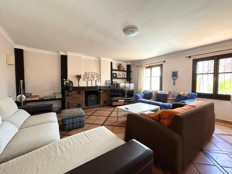 Foto 0fcfbe83-c66c-4c4f-b9f3-05a7da8f25ea. Casa adosada adosado en venta en la exclusiva urbanización puebla lucía en Fuengirola