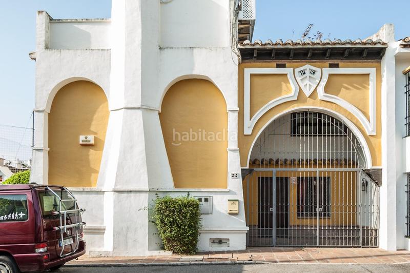 Foto e09e06f3-8e77-4088-accd-2eeb092ce4c3. Casa adosada adosado en venta en la exclusiva urbanización puebla lucía en Fuengirola