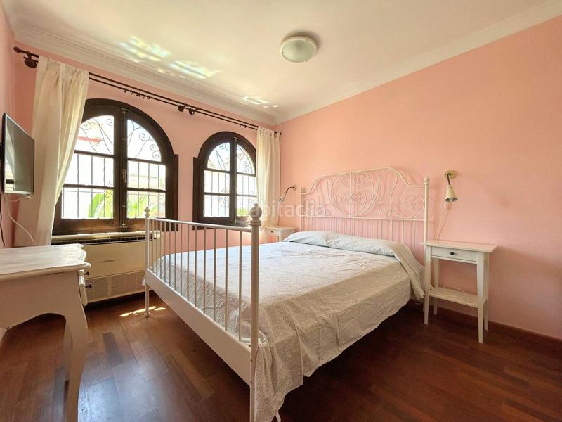 Foto e2aa8e40-b32f-4cf6-b068-c9690f9a5a22. Casa adosada adosado en venta en la exclusiva urbanización puebla lucía en Fuengirola