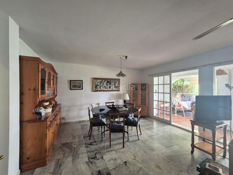 Foto 20f91775-35cf-4218-8d1d-557aae980abc. Casa adosada tu espacio soñado con potencial en Los Boliches en Fuengirola