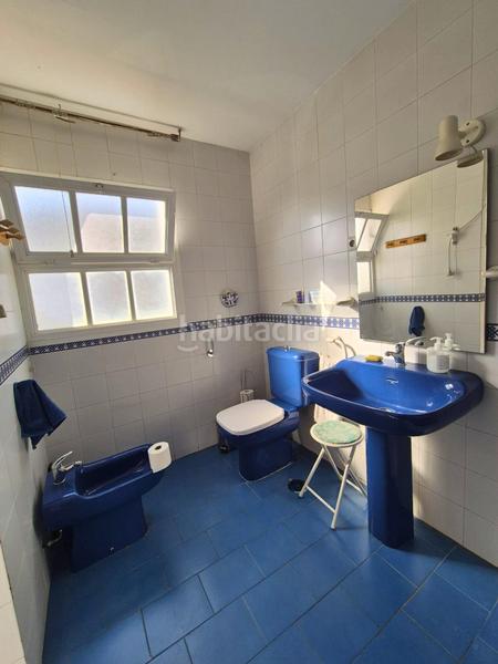 Foto 8c74c409-188d-4725-81ea-cefa78d52f43. Casa adosada tu espacio soñado con potencial en Los Boliches en Fuengirola