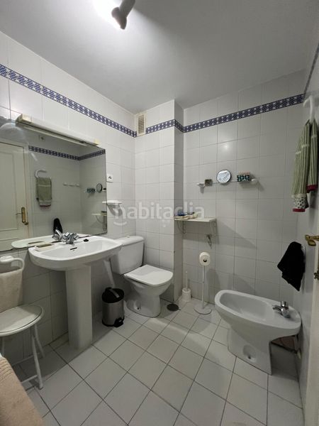 Foto a370d92c-37c7-4479-82e1-ddcead45ffbf. Casa adossada amb piscina a Los Boliches Fuengirola