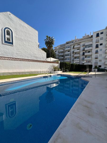 Foto c39959ca-3d7d-4a11-927a-32db7dcc1072. Casa adossada amb piscina a Los Boliches Fuengirola