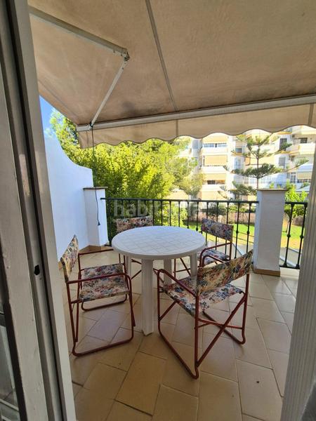 Foto d29ad6d5-da84-4b31-98e5-89665c3fd9fe. Casa adosada tu espacio soñado con potencial en Los Boliches en Fuengirola