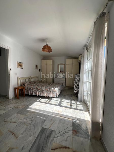 Foto df7ae636-07a7-4653-889c-a9e22f3fbab7. Casa adossada amb piscina a Los Boliches Fuengirola