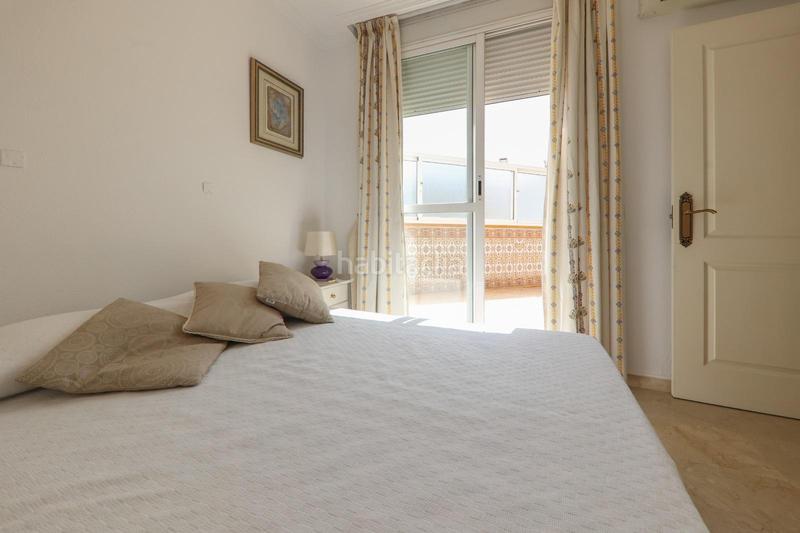 Foto 865bfd50-b28b-478b-b5f1-694c4d7d5084. Ático exclusivo ático dúplex con 2 terrazas, piscina y garaje en plaza de la hispanidad centro en Fuengirola