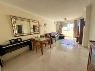 Apartament a Centro ciudad. Luminoso piso con vistas al mar, garaje y piscina en el corazón