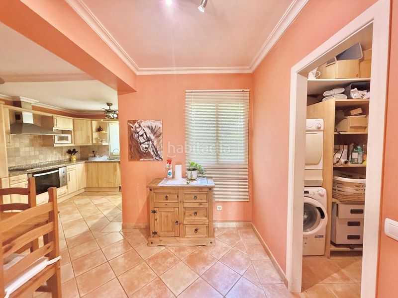 Foto 3d769a17-0911-41c8-a10c-f1b90a0842ce. Casa aparellada amb aparcament piscina a campo de Mijas Mijas