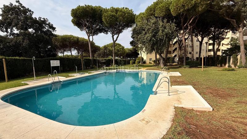 Foto b8bbb846-c49c-48cf-9649-9adb14e5d052. Erdgeschoss mit parking pool in Calahonda Mijas