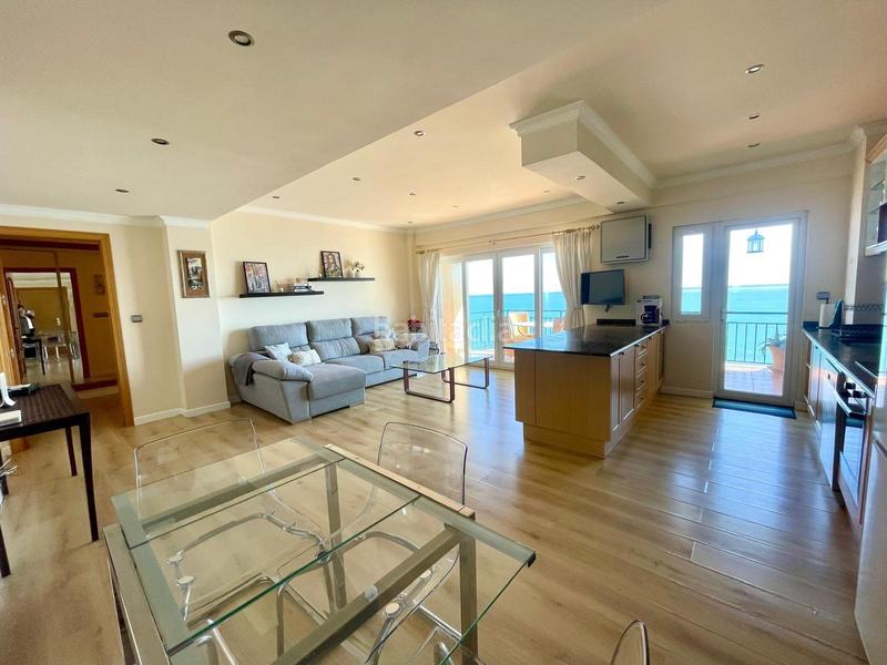 Foto 0e1d1cee-0529-4891-b042-6d26bde0b4f1. Lloguer apartament amb aparcament a Las Gaviotas - Carvajal Fuengirola