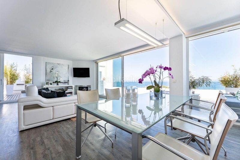 Foto 2e7f18d1-800b-4d74-bc51-102a1814561d. Àtic amb aparcament a Calahonda Mijas