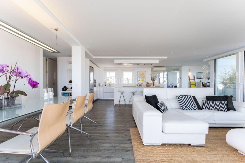 Foto 8a264c5b-1f7b-4eda-932d-3912f4b4cfe3. Àtic amb aparcament a Calahonda Mijas