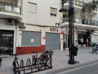 Miete Geschäftsraum in Los Boliches. Oportunidad en costa del sol  local comercial con salida de humo