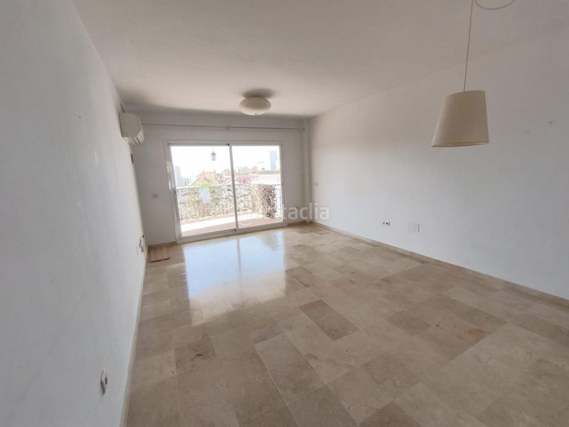Foto 3c7471ce-95d6-480f-9ebe-7d0218cabcdb. Apartament amb aparcament piscina a Los Pacos Fuengirola