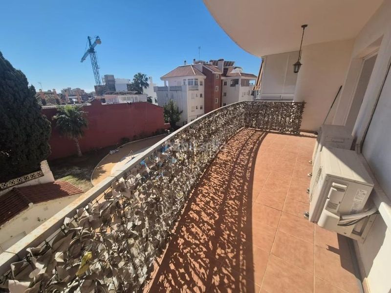 Foto 790f8fc1-1e3d-4bfc-ae6f-8d754c015ffc. Apartament amb aparcament piscina a Los Pacos Fuengirola