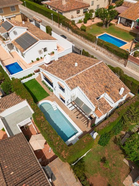 Foto eeb1636e-bdf2-4b2a-ad7f-d0d0eafd5332. Xalet amb aparcament piscina a Castillo Sohail - Myramar Fuengirola
