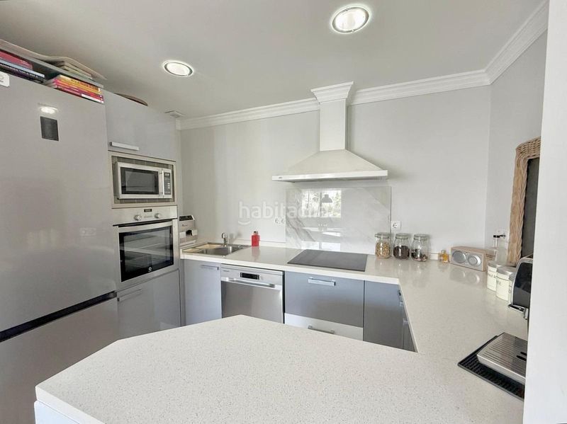 Foto ee202de8-7d2a-4187-a1d7-62620ee9d35f. Apartament amb aparcament piscina a Torreblanca del Sol Fuengirola