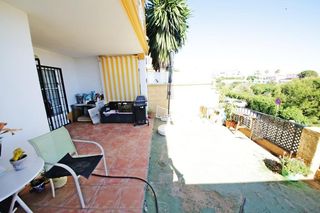 Planta baixa a El Faro de Calaburra - Chaparral. Apartamento en el faro, mijas costa con gran terraza y vistas al