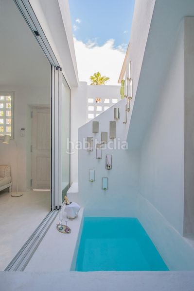 Foto cf51da8f-8e74-4ce2-b12e-bd7f67dd7f90. Casa amb calefacció piscina a Marbesa Marbella