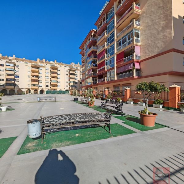 Foto 92b6abfe-a5f5-49db-b5d8-f0743d8d96bb. Apartament amb aparcament piscina a Los Boliches Fuengirola