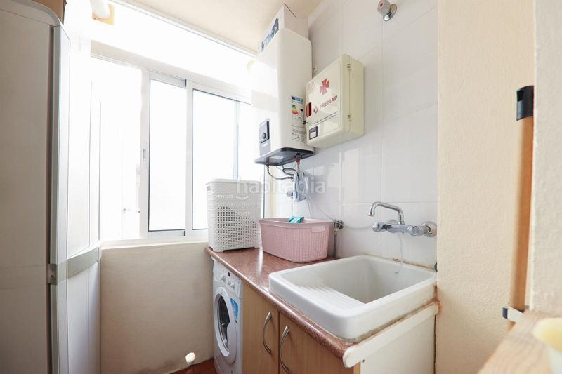 Foto c767f4c2-1e94-4366-b6bf-d67156c3d1be. Apartament amb aparcament piscina a Los Boliches Fuengirola