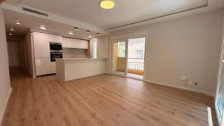 Apartament a Puerto Deportivo. Apartamento reformado en fuengirola, segunda línea de playa junt