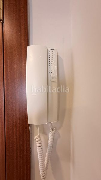 Foto 26cc280d-cbf5-49e4-8515-8478c0ccd459. Apartamento  reformado , segunda línea de playa junto al puerto con licencia turística en Fuengirola