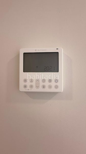 Foto 28f87ce3-f927-4d11-a6ba-92102aca2bb4. Apartamento  reformado , segunda línea de playa junto al puerto con licencia turística en Fuengirola