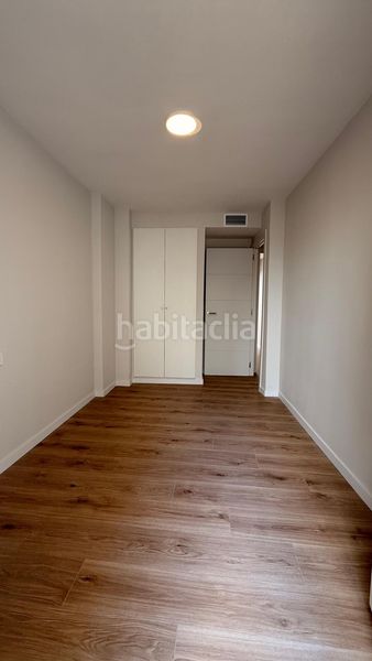 Foto 32d6f0a7-5d6f-4b71-b63f-ff179821737f. Apartamento  reformado , segunda línea de playa junto al puerto con licencia turística en Fuengirola